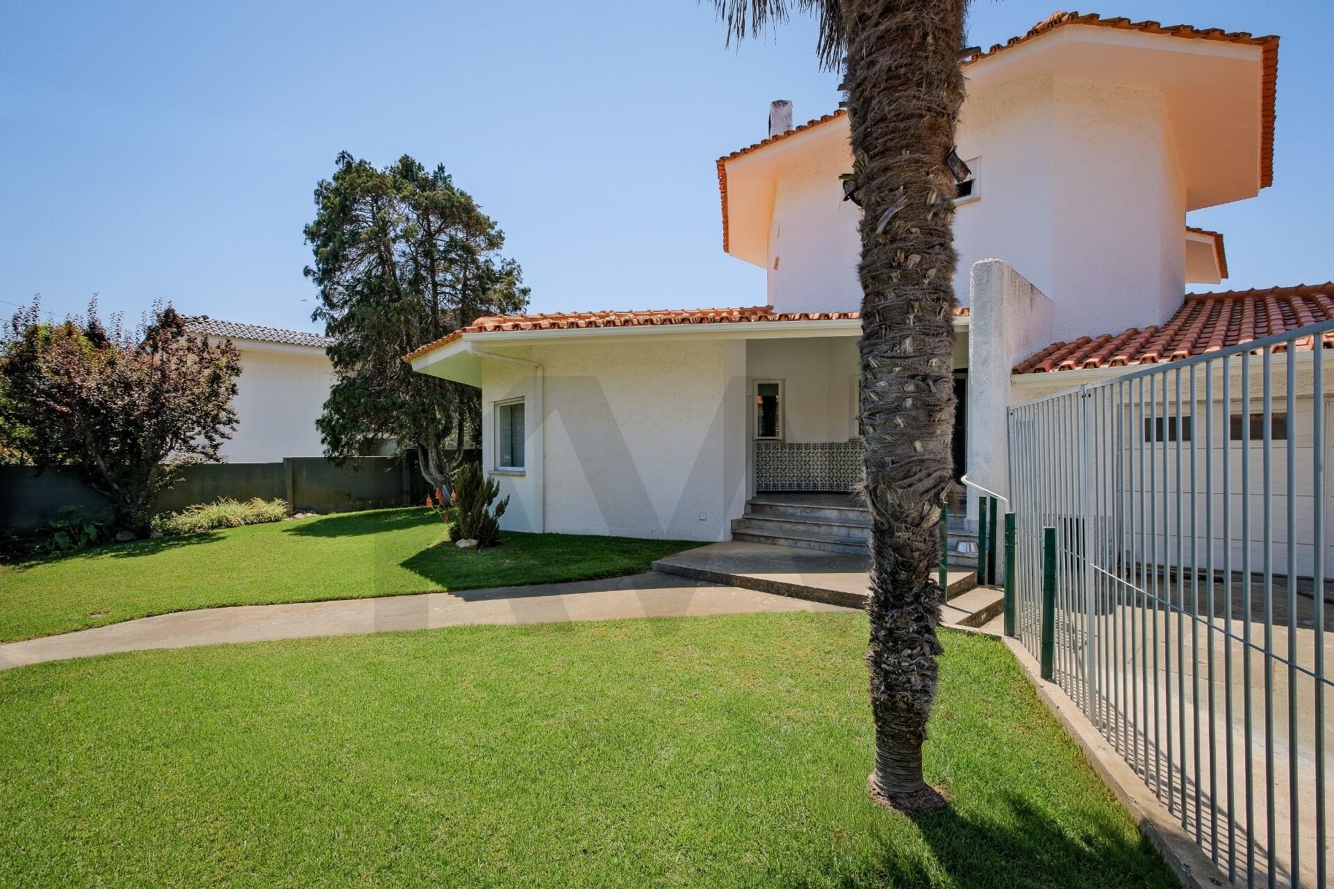 Moradia T5+ à Venda em Parede - Lisboa - Portugal - 3