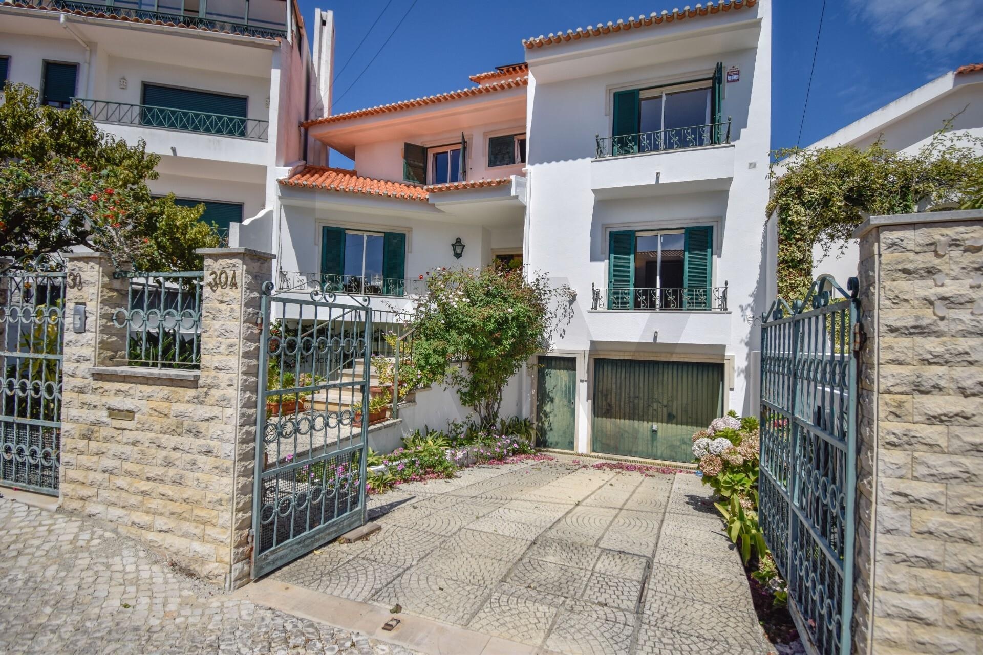 Moradia T5+ à Venda em Parede - Lisboa - Portugal - 4