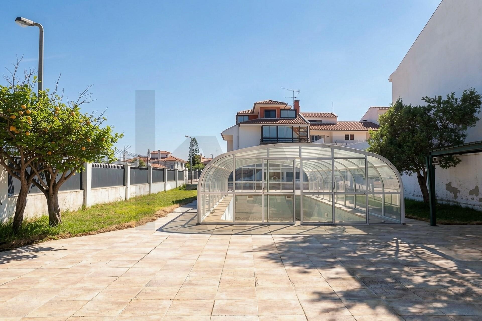 Moradia T5+ à Venda em Parede - Lisboa - Portugal - 1