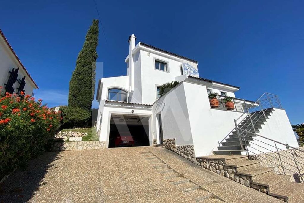 Moradia T5+ à Venda em Setúbal - Portugal - 2