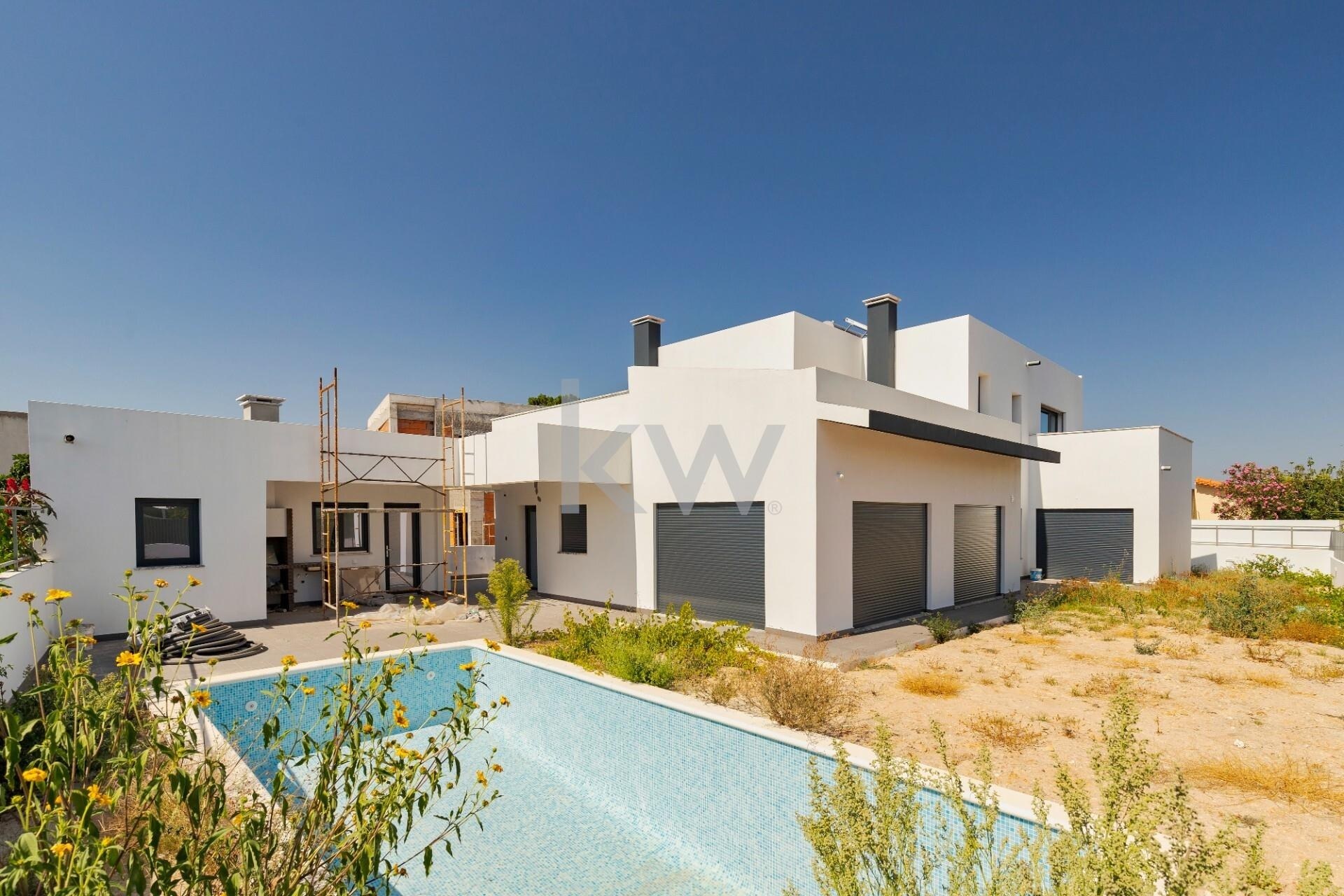 Moradia T5+ na Planta à Venda em Setúbal - Portugal - 3