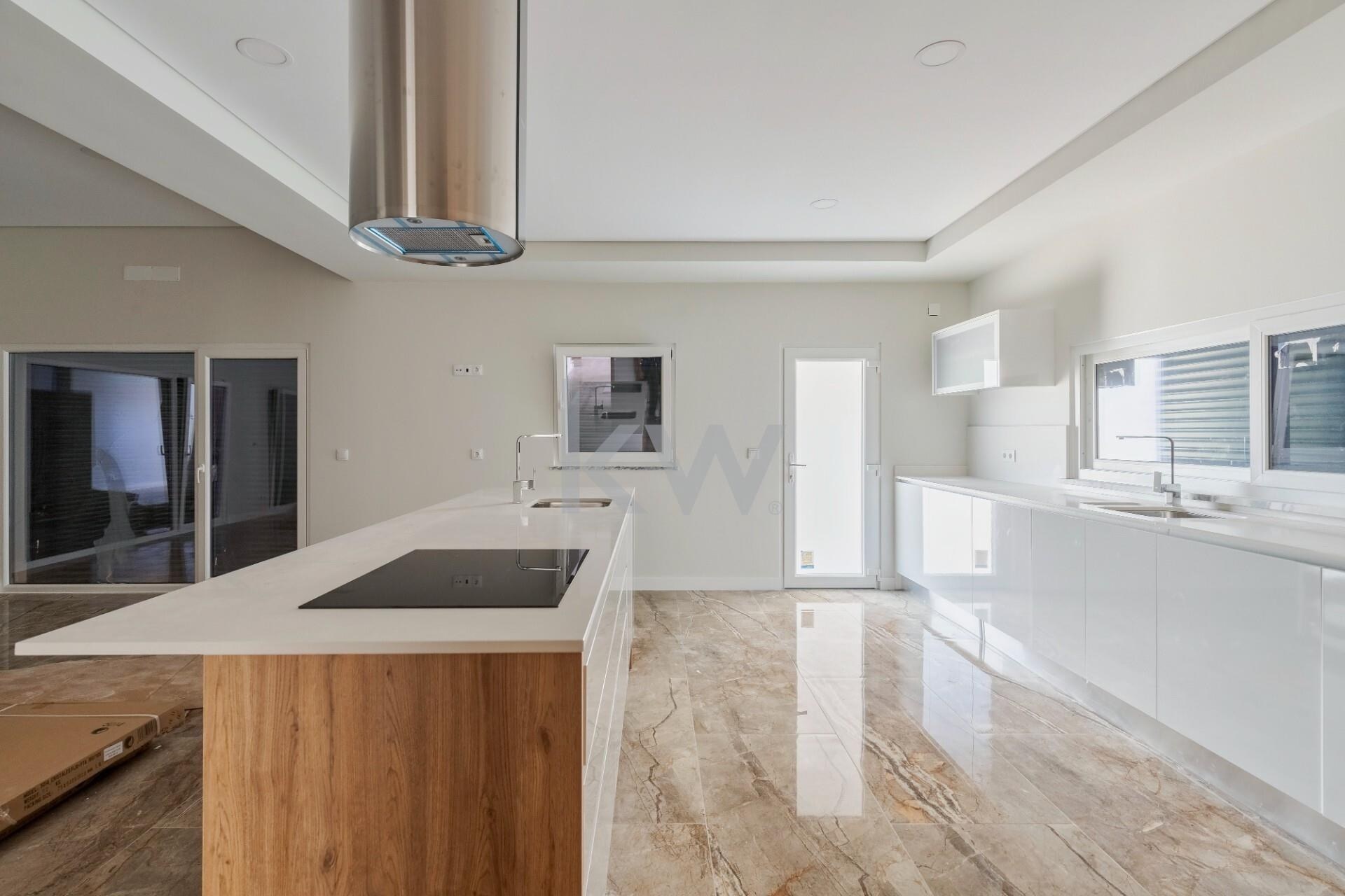 Moradia T5+ na Planta à Venda em Setúbal - Portugal - 6