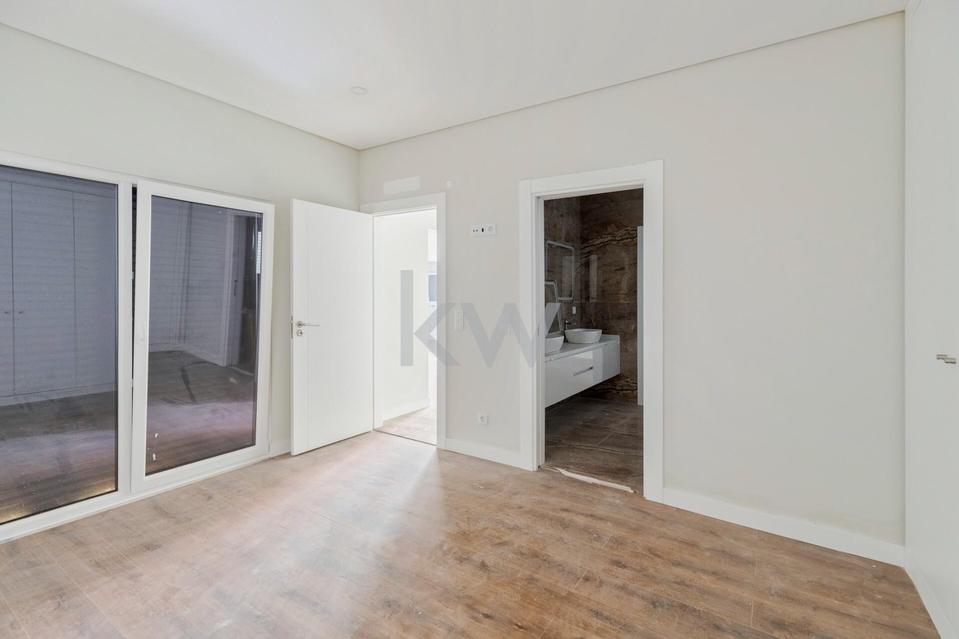 Moradia T5+ na Planta à Venda em Setúbal - Portugal - 7