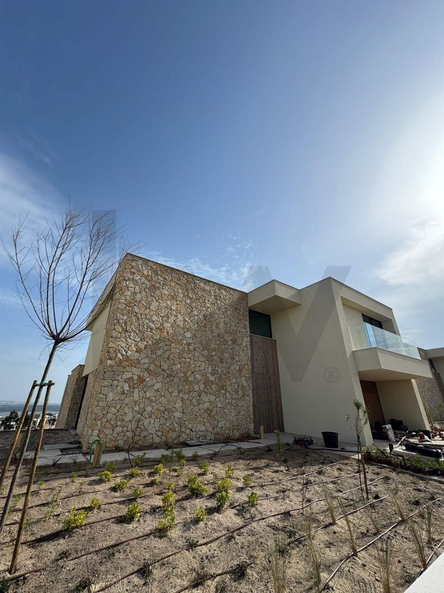 Off-Plan 5 Bedroom House for Sale in Vau - Leiria - Portugal - 2