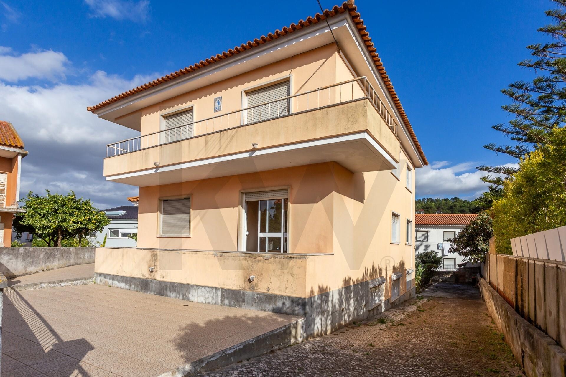 Moradia T6 à Venda em Oeiras - Lisboa - Portugal - 1
