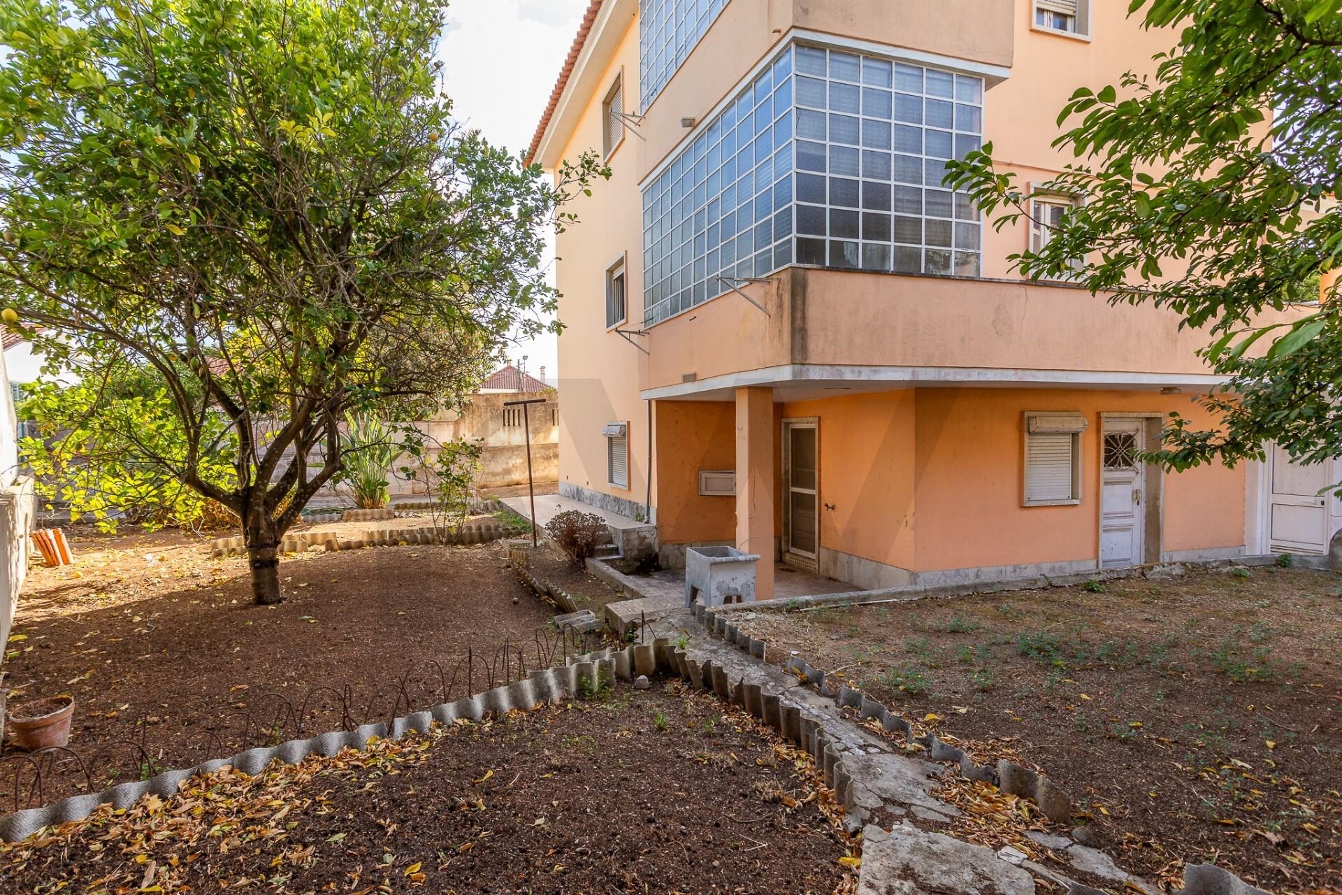 Moradia T6 à Venda em Oeiras - Lisboa - Portugal - 3
