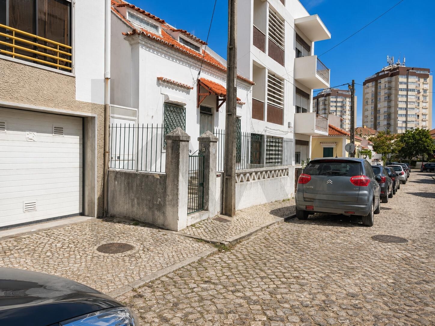 Parqueamento  à Venda em Almada - Setúbal - Portugal - 2