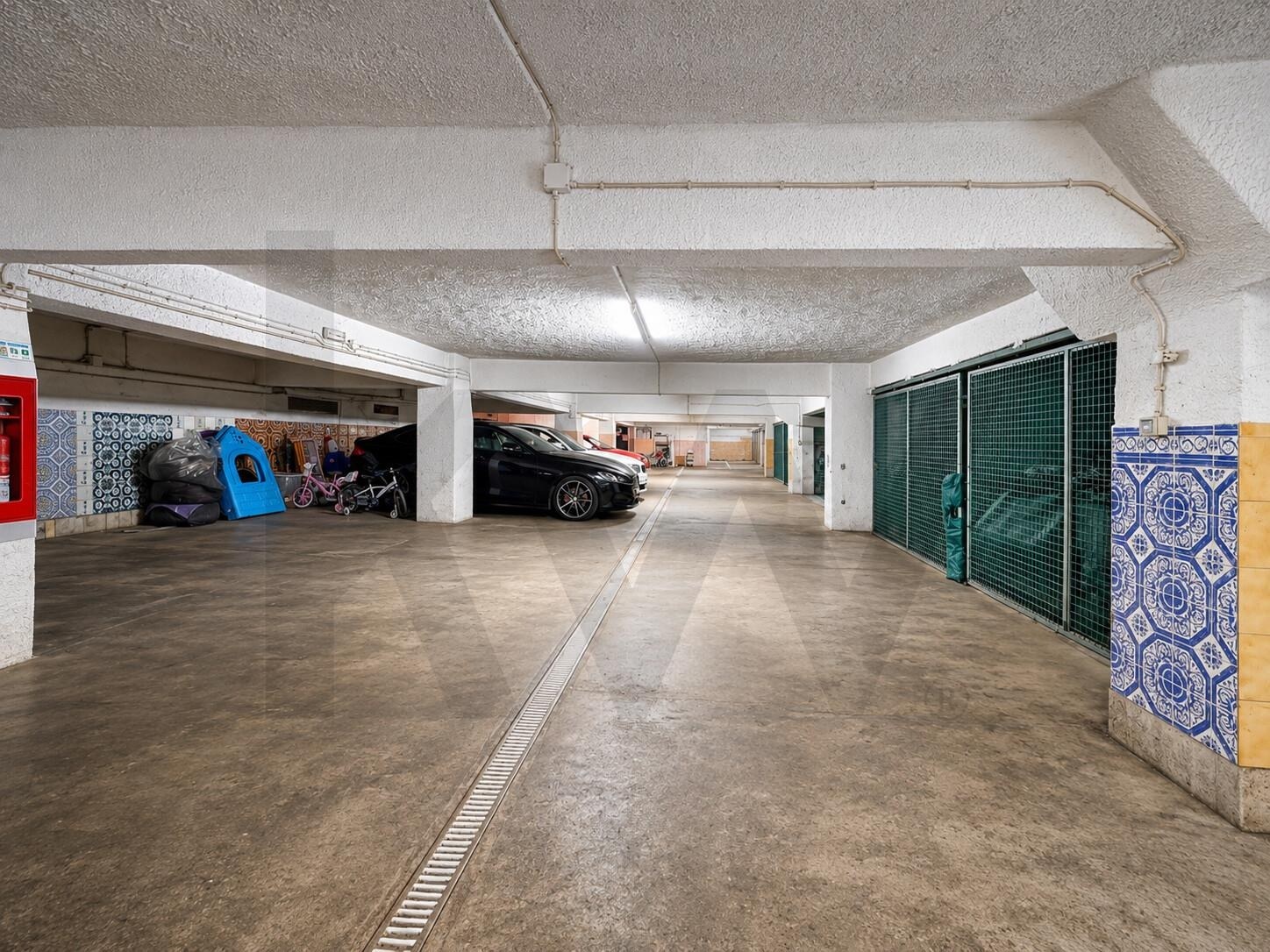 Parqueamento  à Venda em Almada - Setúbal - Portugal - 5