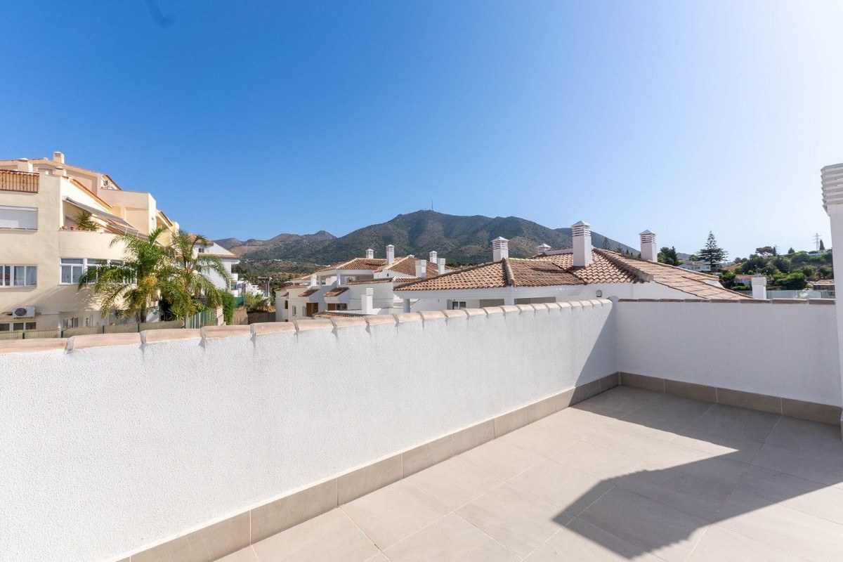 Ático de 4 Dormitorios en Venta en Fuengirola, Costa del Sol - 2