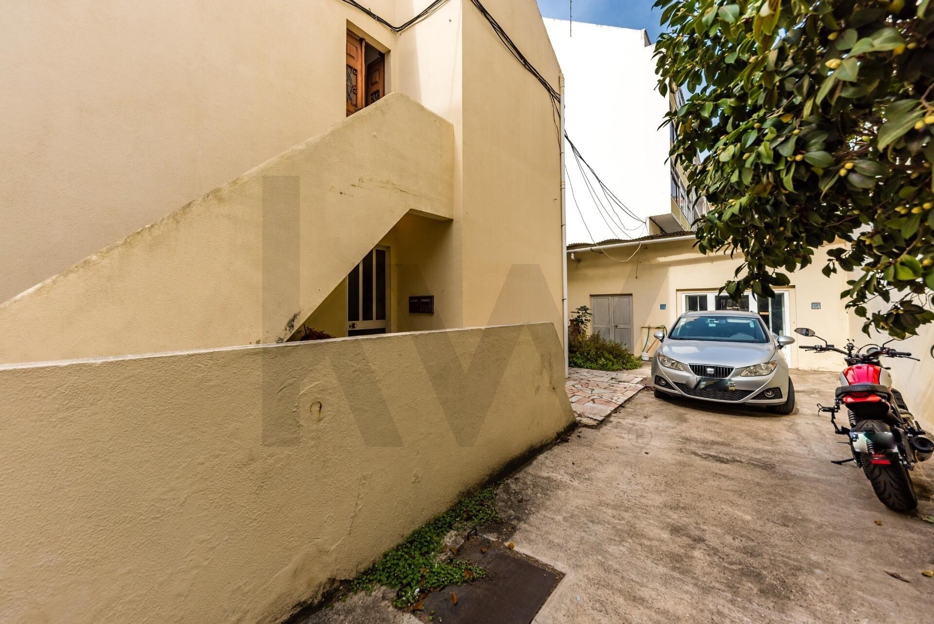 Prédio  à Venda em Almada - Setúbal - Portugal - 6