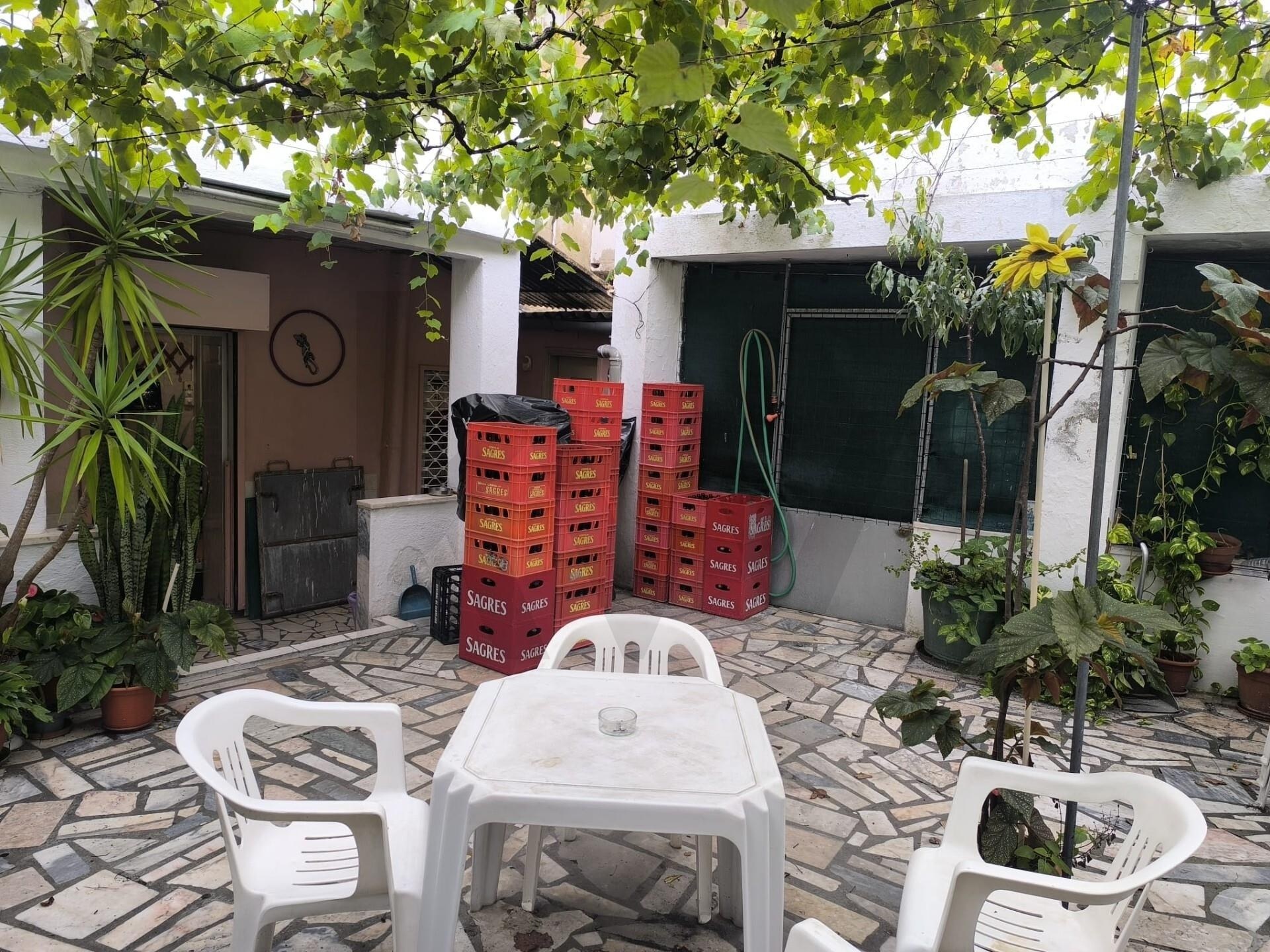 Prédio  à Venda em Almada - Setúbal - Portugal - 3