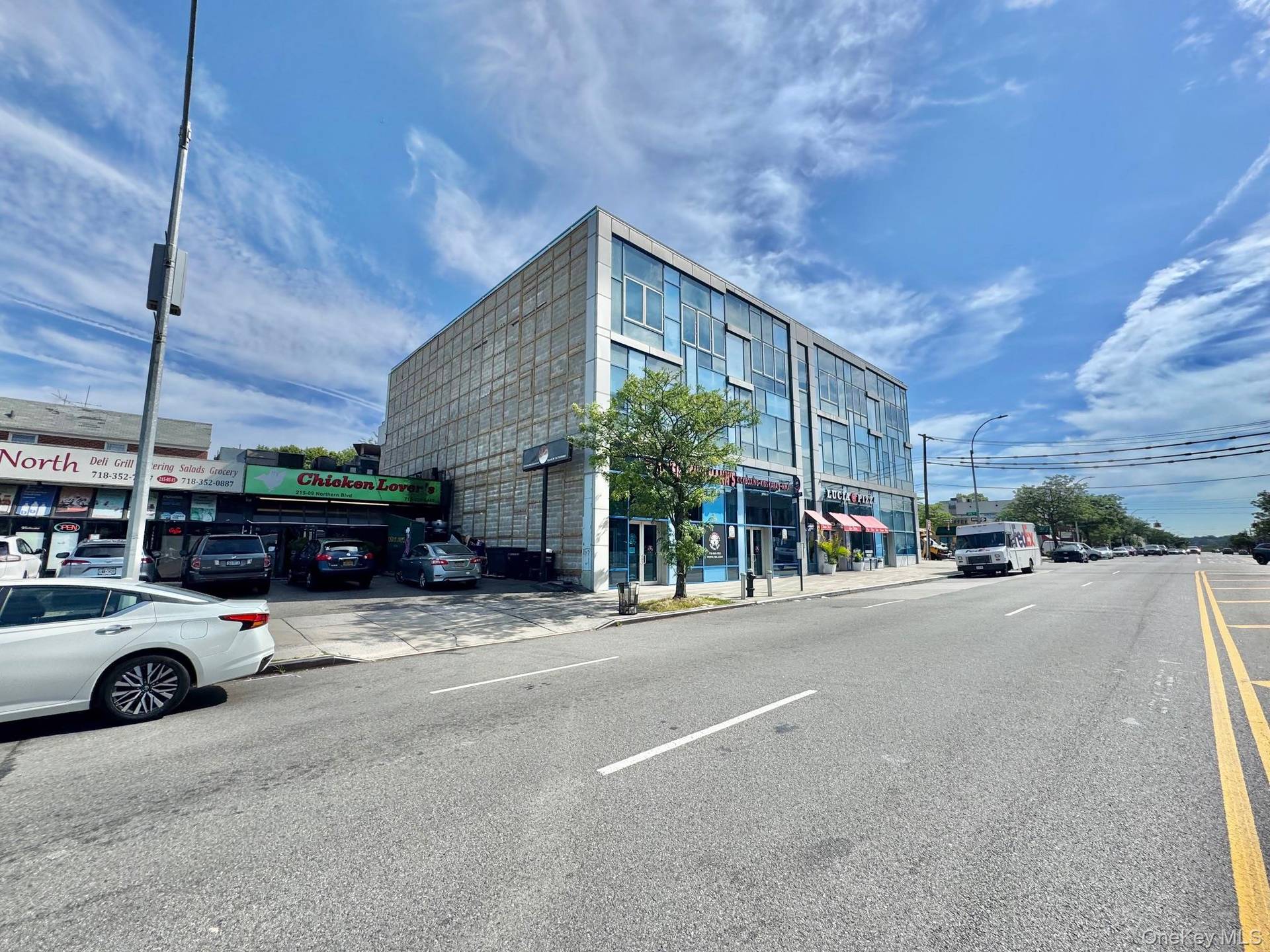 Building for Sale in Bayside, NY, USA - 5
