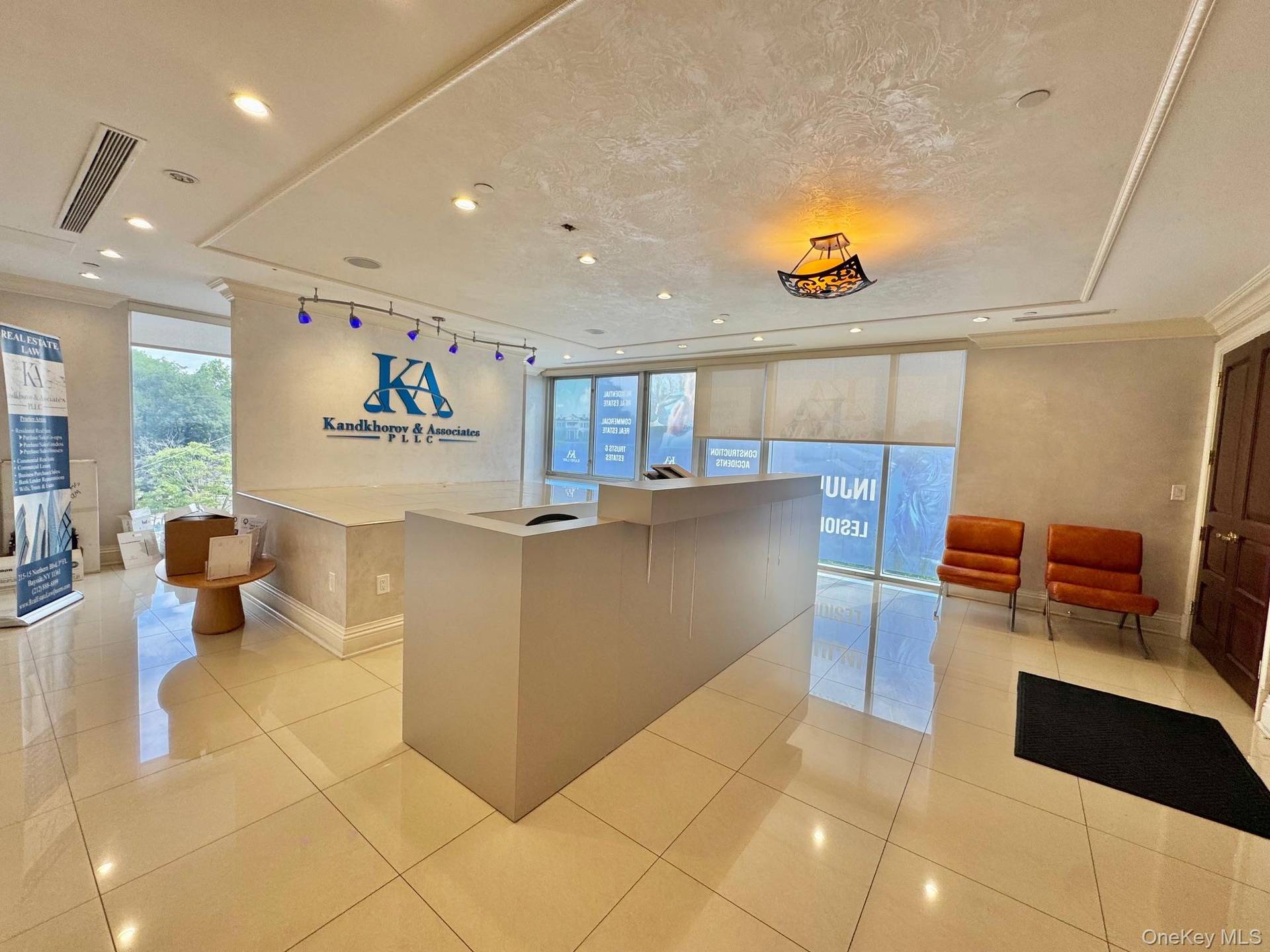Building for Sale in Bayside, NY, USA - 8
