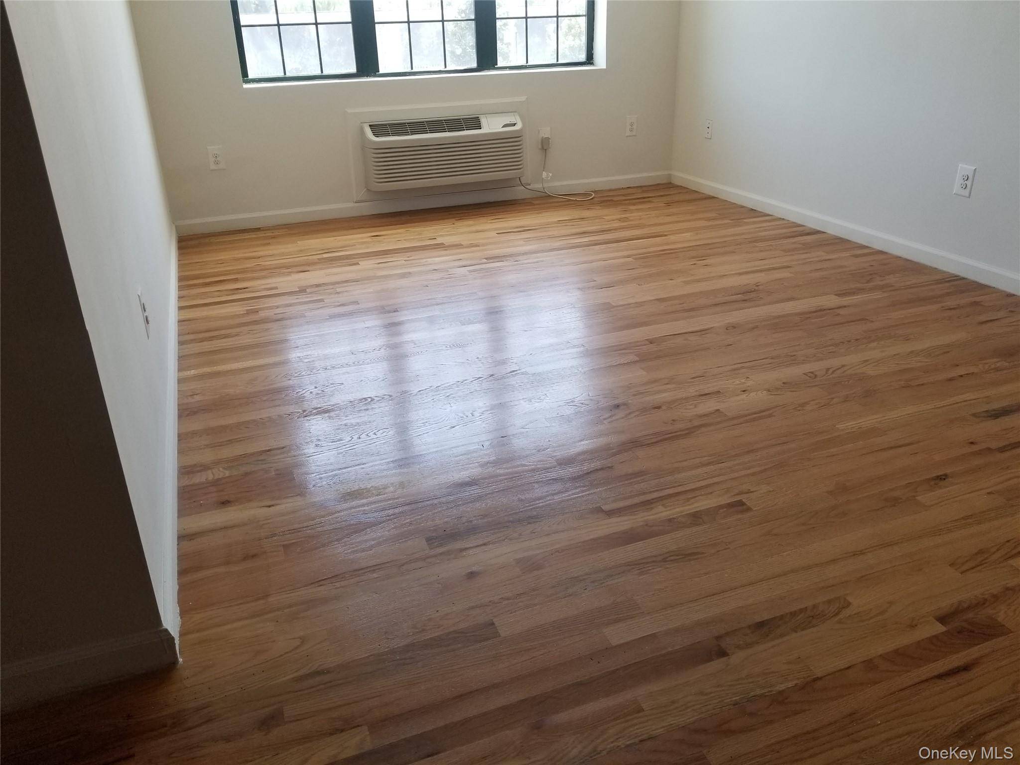 Building for Sale in Brooklyn - NY - USA - 2