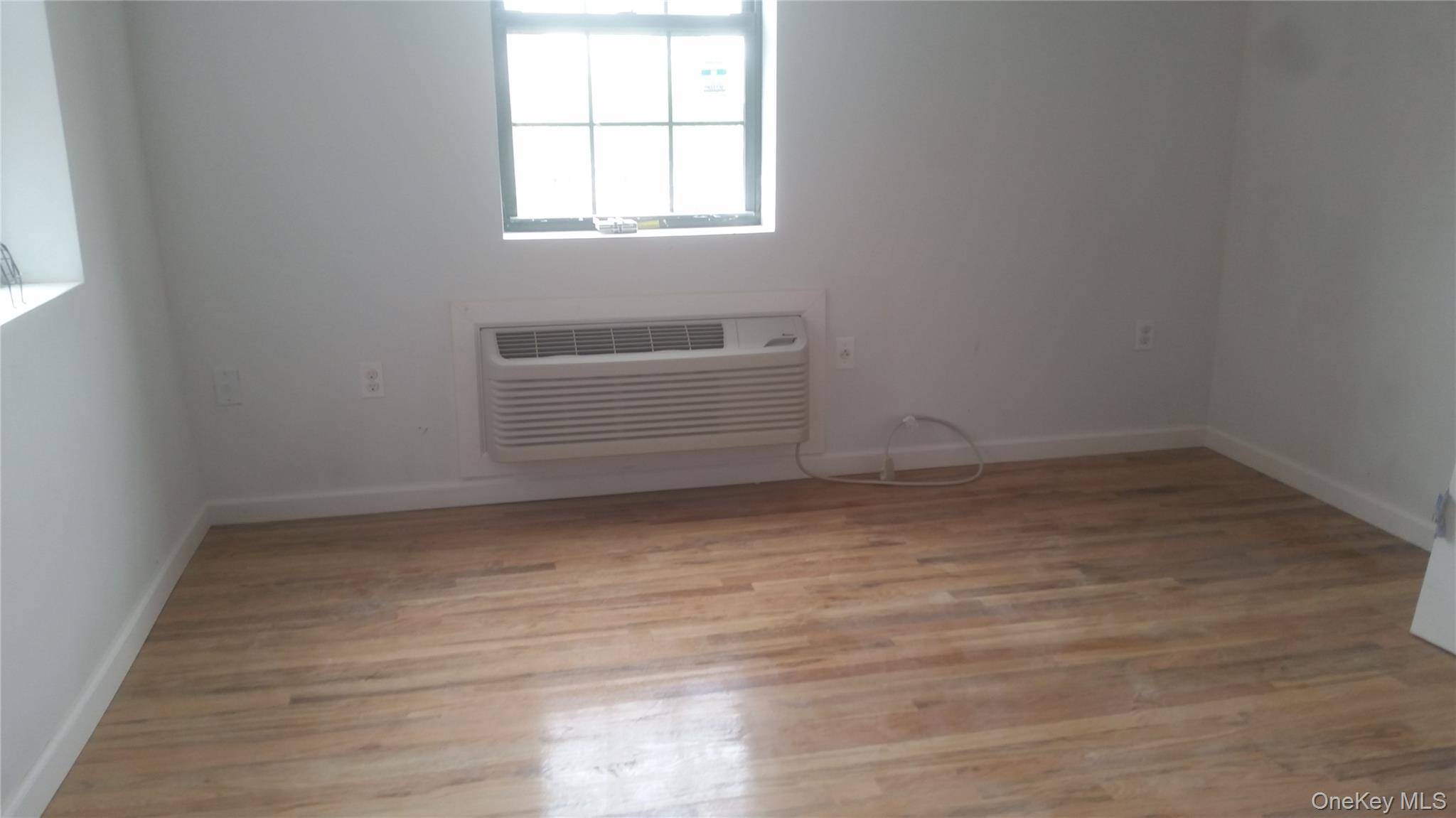 Building for Sale in Brooklyn - NY - USA - 4