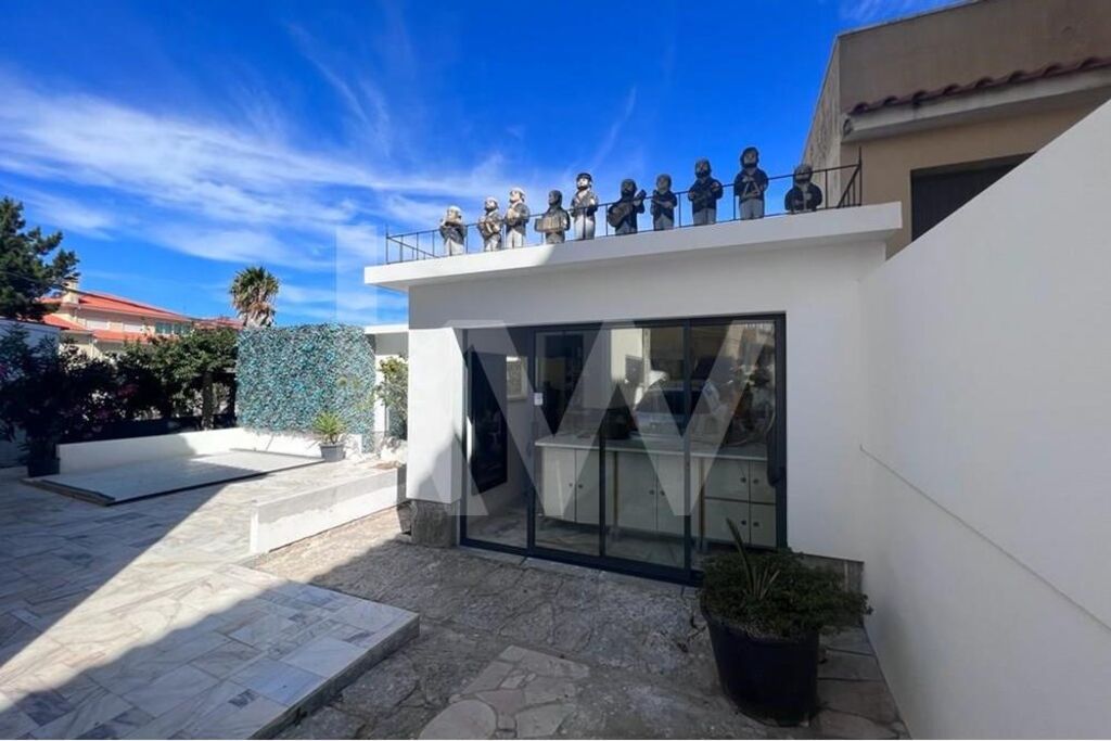 Prédio à Venda em Cascais - Lisboa - Portugal - 4