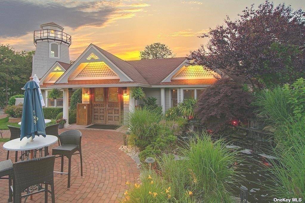 Edificio en Venta en Hampton Bays - Nueva York - EE. UU. - 5