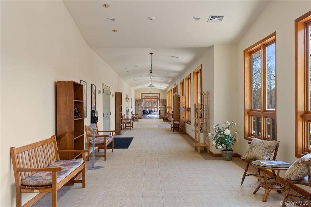 Edificio en Venta en Hyde Park - Nueva York - EE. UU. - 3