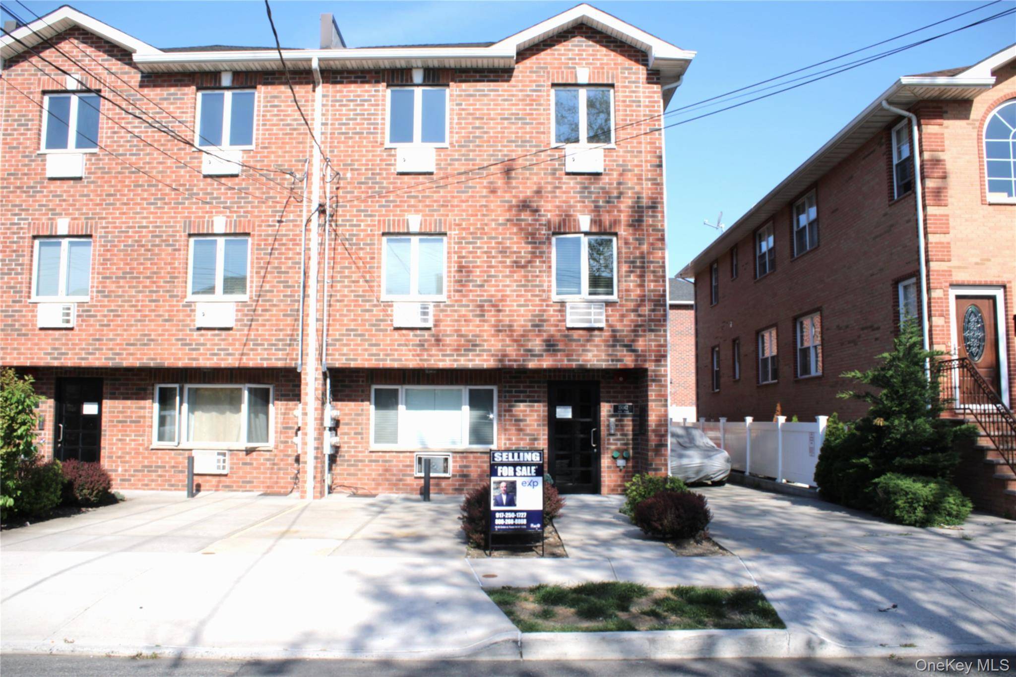 Edificio en Venta en Ozone Park - Nueva York - EE. UU. - 1