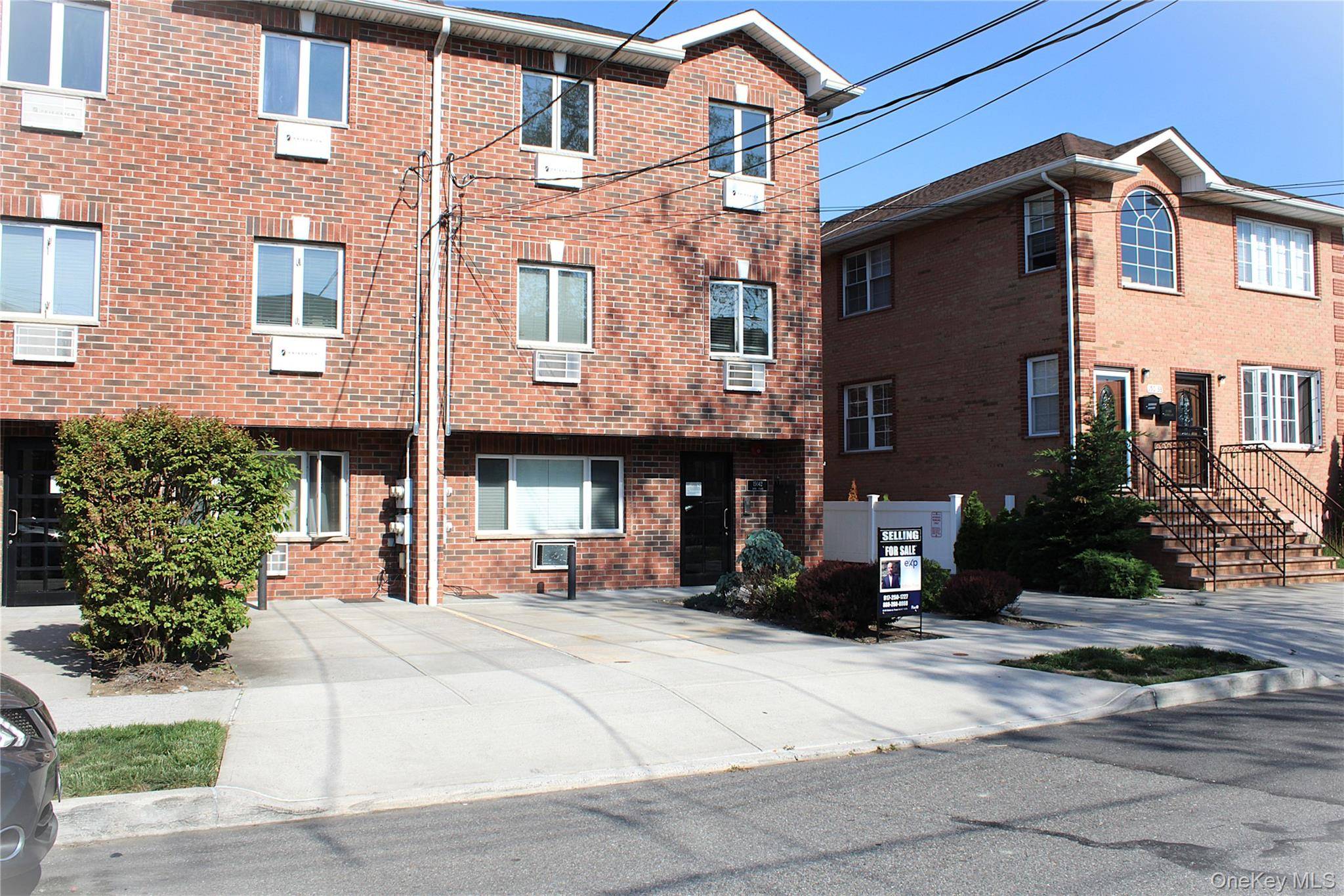 Edificio en Venta en Ozone Park - Nueva York - EE. UU. - 3