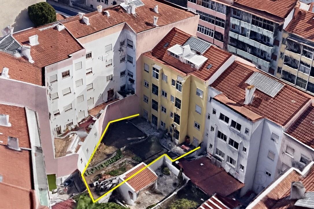 Prédio à Venda em Queluz - Lisboa - Portugal - 4