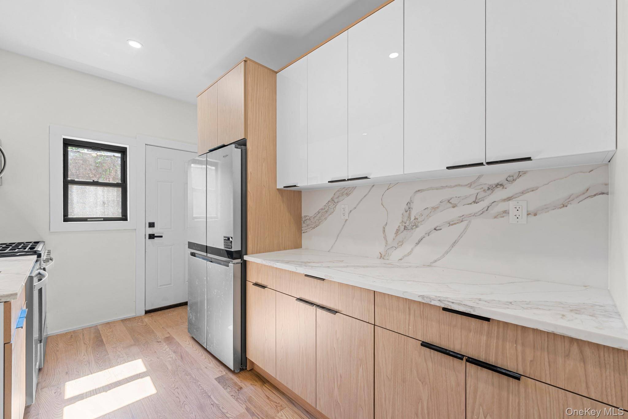 Building for Sale in Richmond Hill - New York - USA - 5