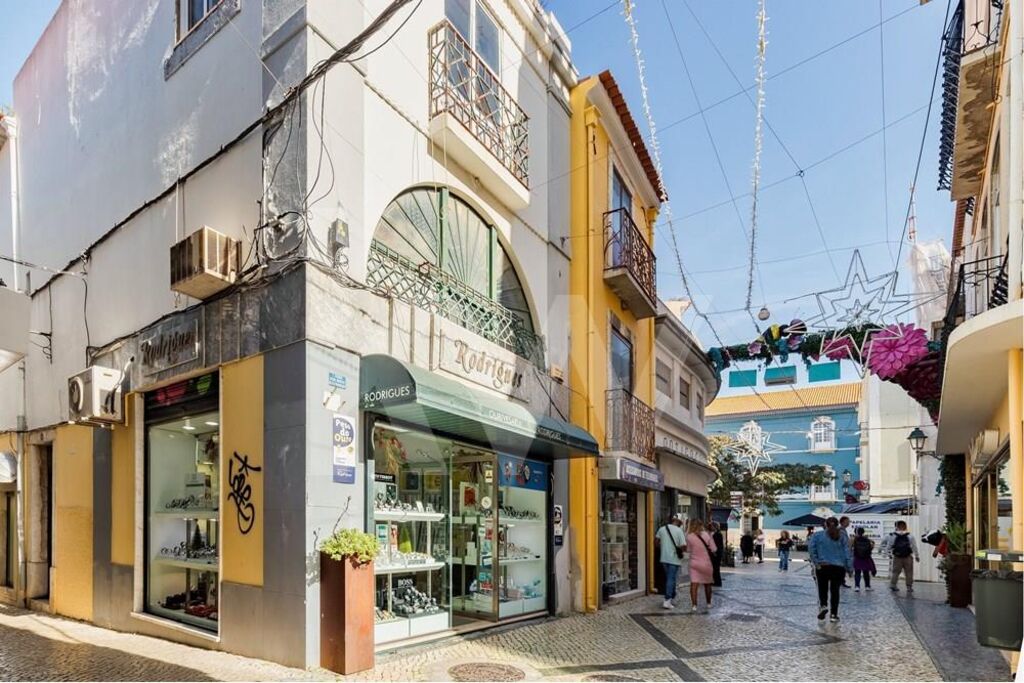 Prédio à Venda em Setúbal - Portugal - 1