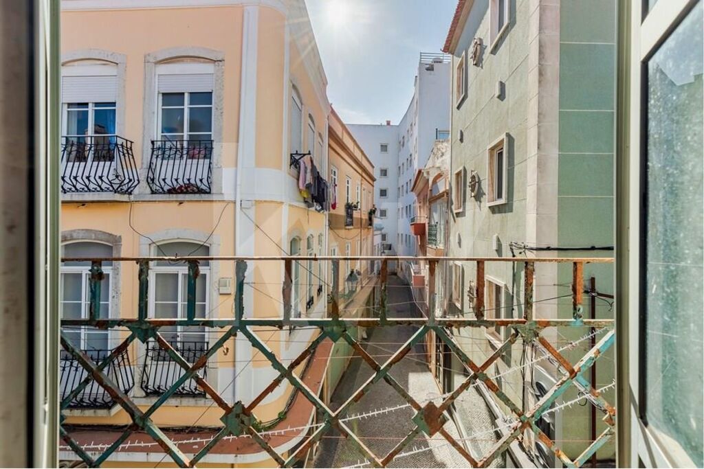 Prédio à Venda em Setúbal - Portugal - 4