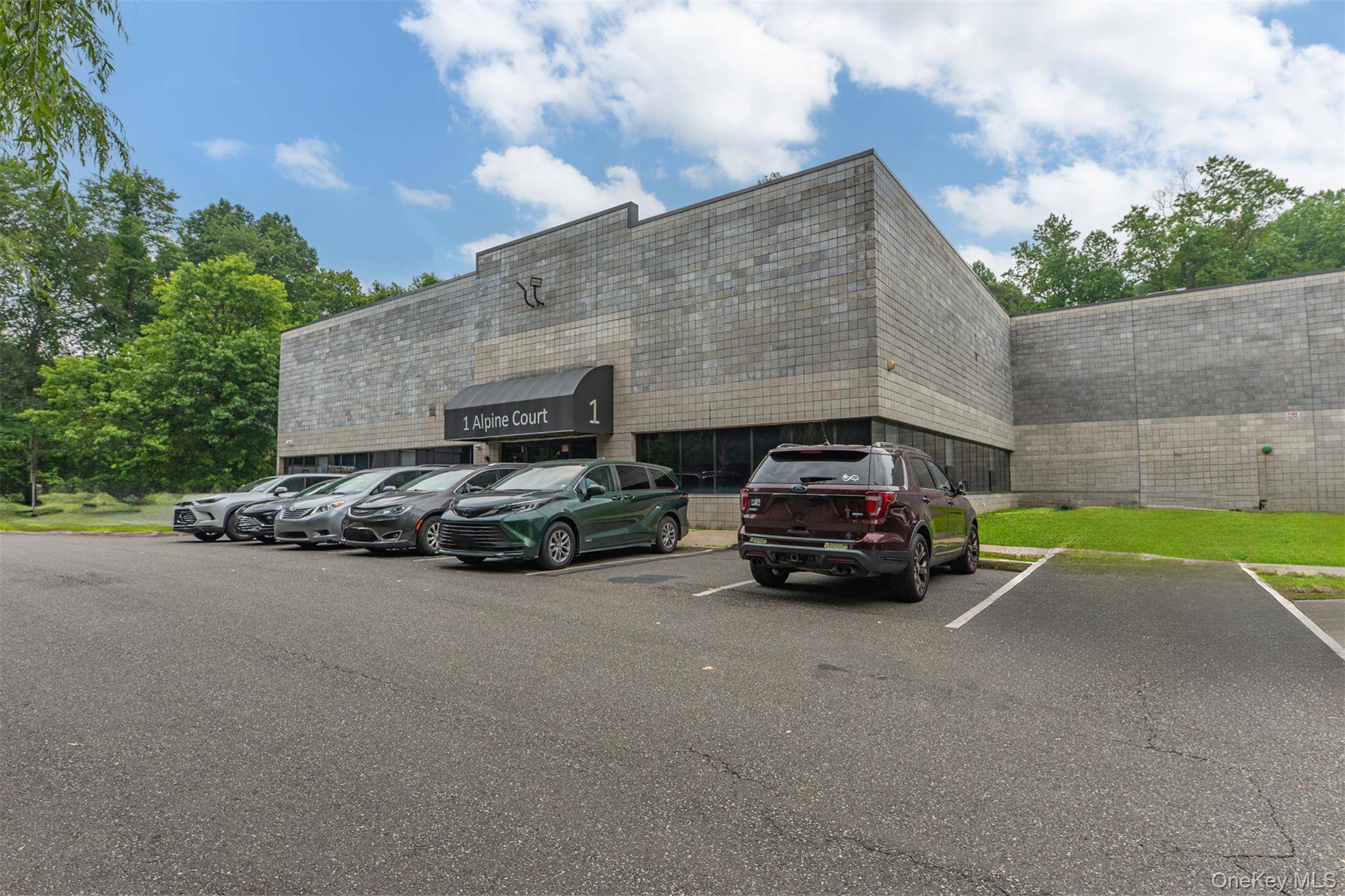 Edificio en Venta en Spring Valley - Nueva York - EE. UU. - 1