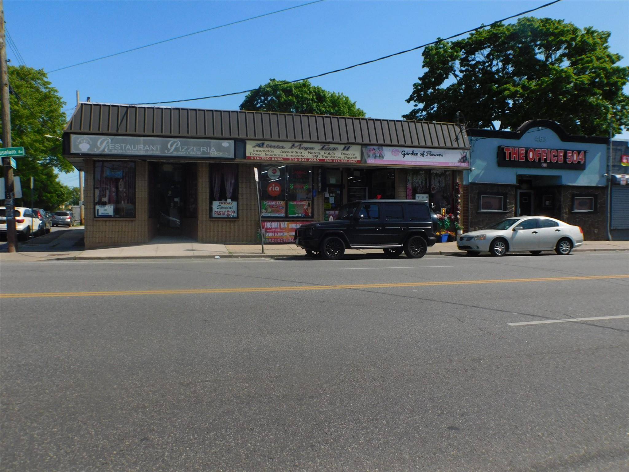 Building for Sale in Uniondale - New York - USA - 3