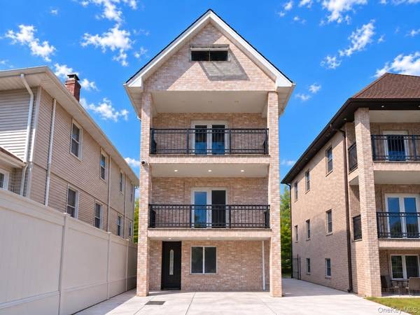 Prédio Multifamiliar à Venda em College Point - Nova Iorque - EUA - 3