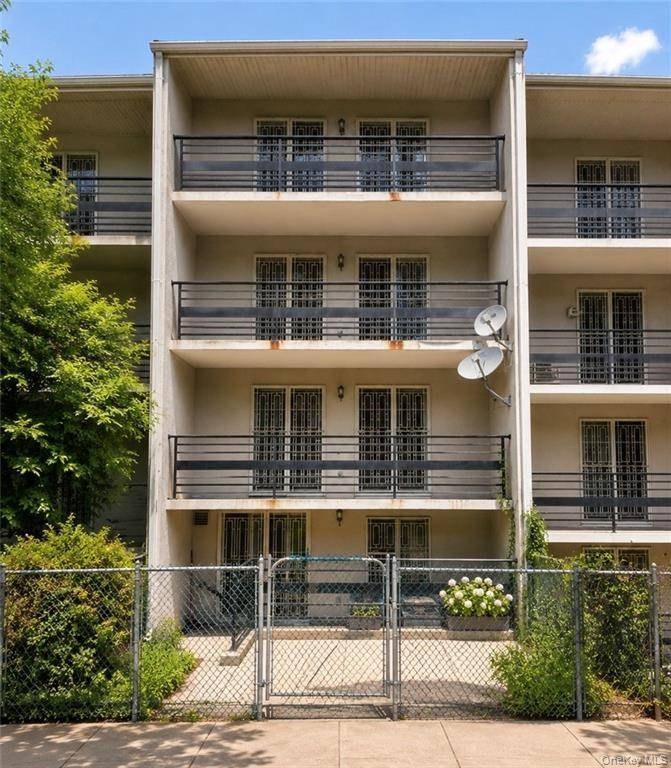 Prédio Multifamiliar à Venda em College Point - Nova Iorque - EUA - 2