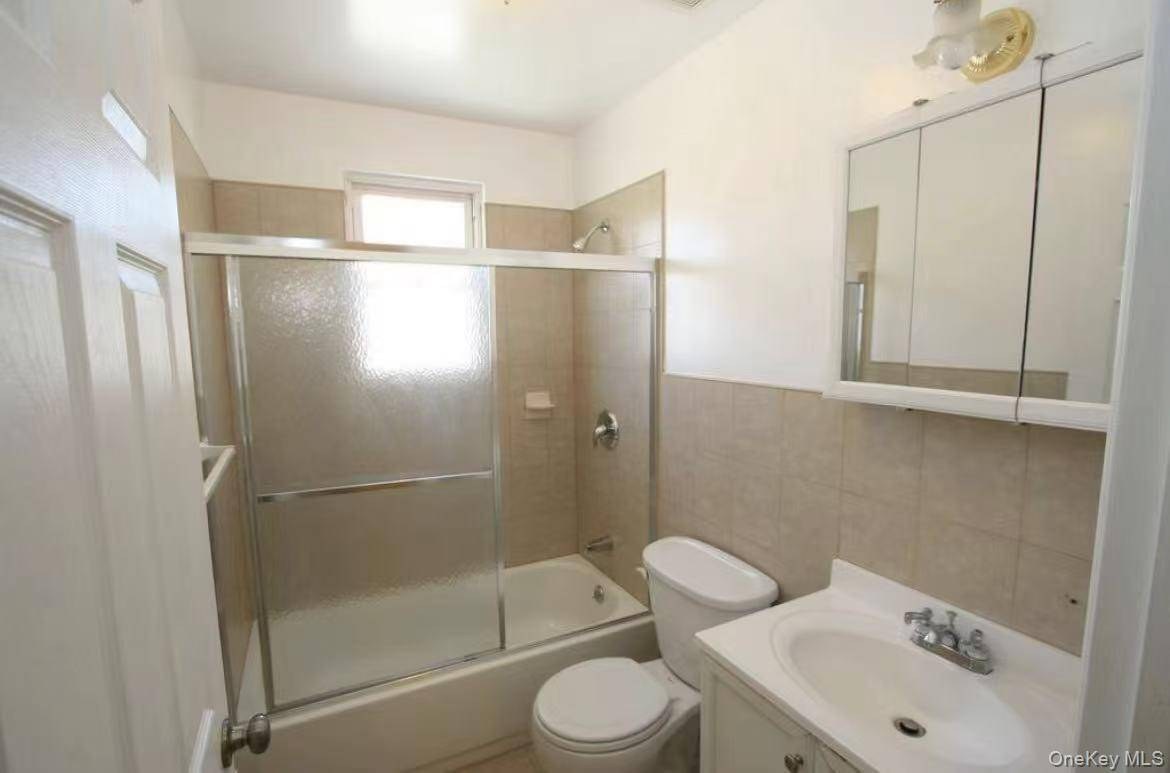Prédio Multifamiliar à Venda em College Point - Nova Iorque - EUA - 8