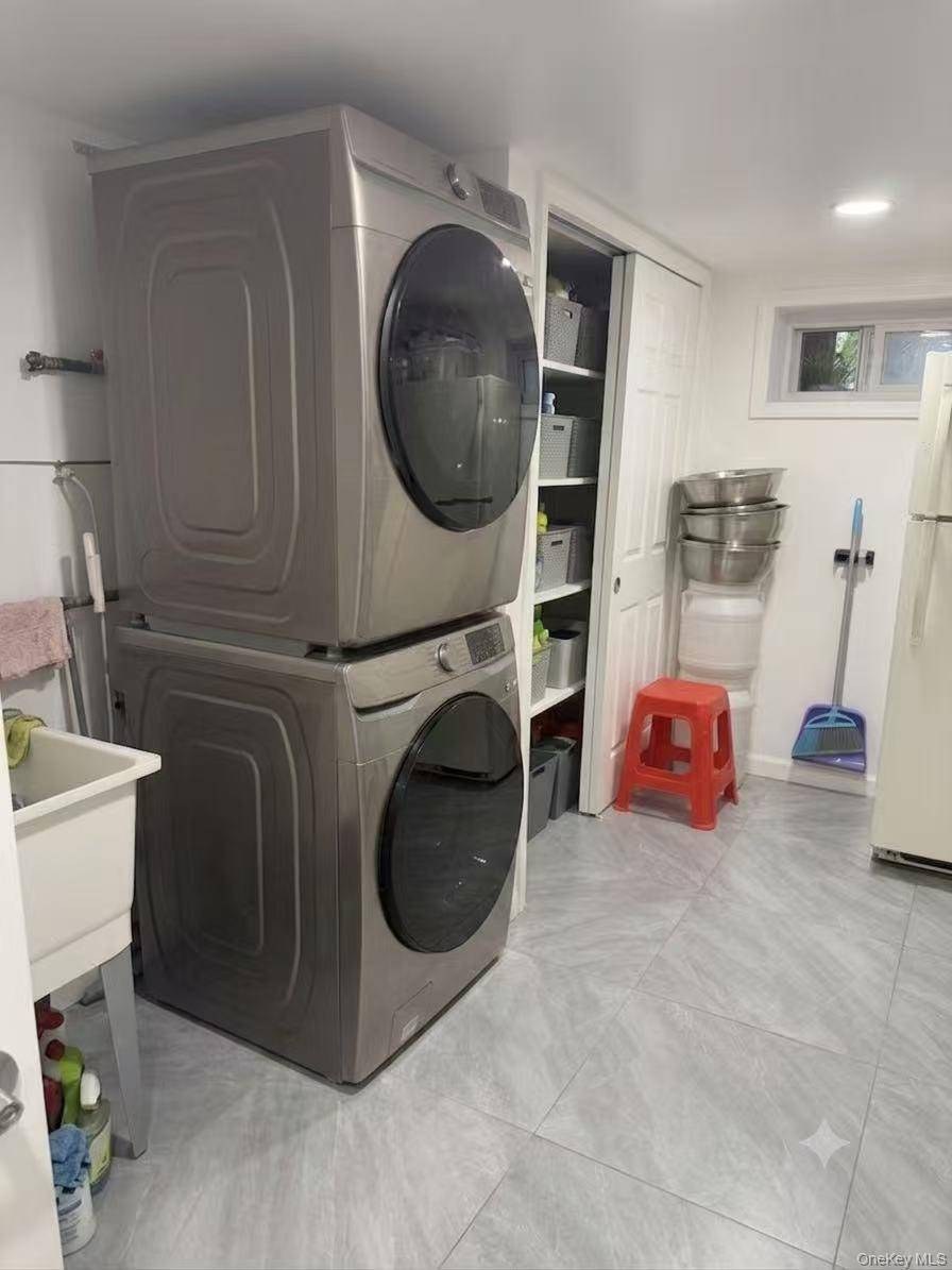 Prédio Multifamiliar à Venda em College Point - Nova Iorque - EUA - 8
