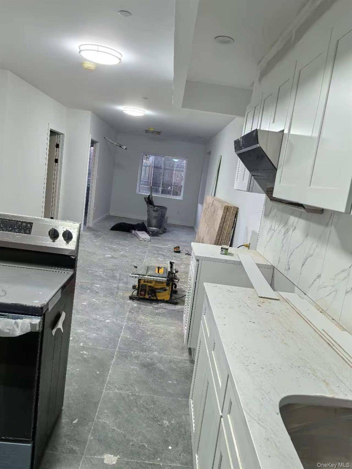 Prédio Multifamiliar na Planta à Venda em College Point - Nova Iorque - EUA - 5
