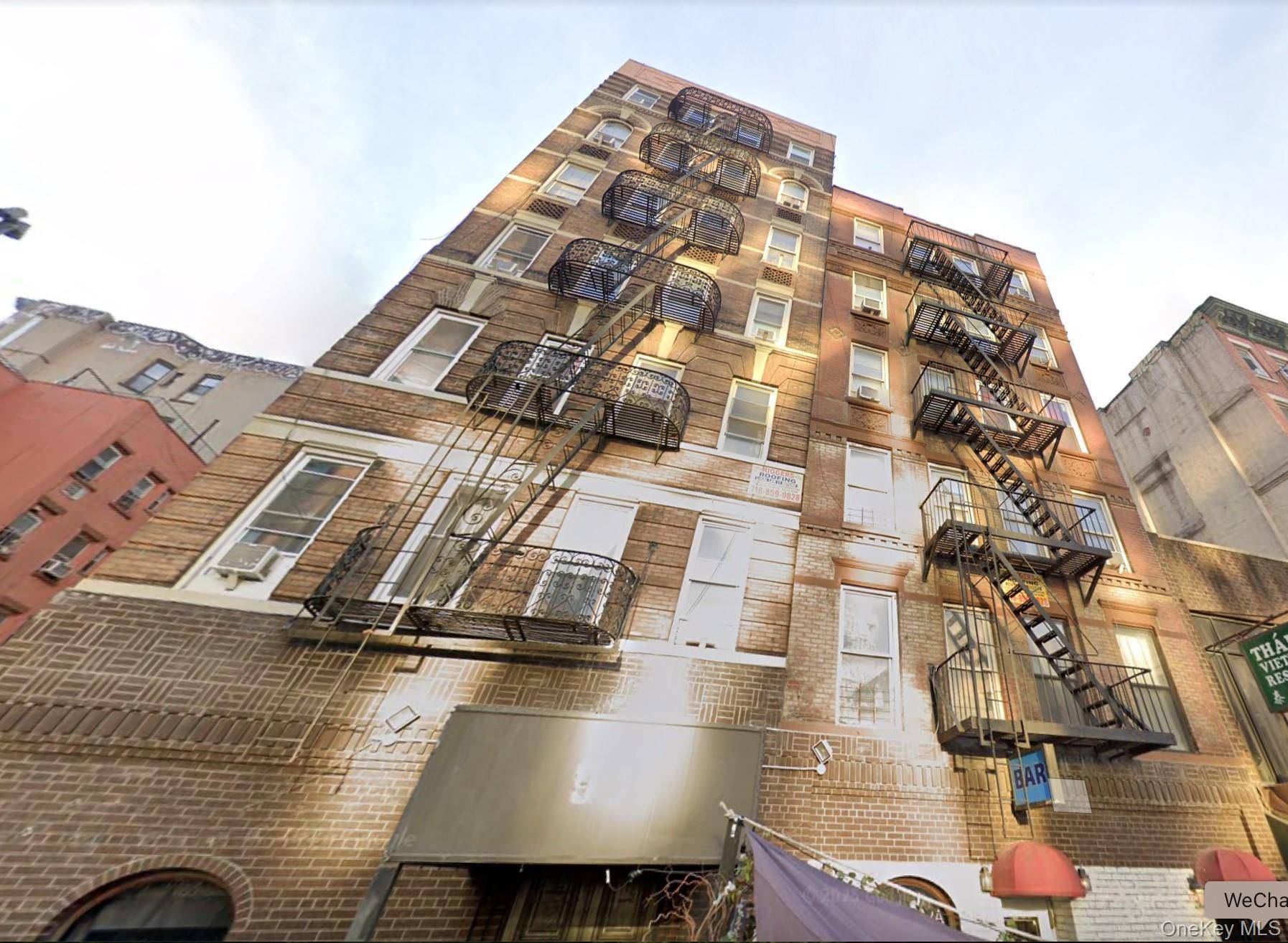 Building for Sale in New York - Manhattan - NY - USA - 1