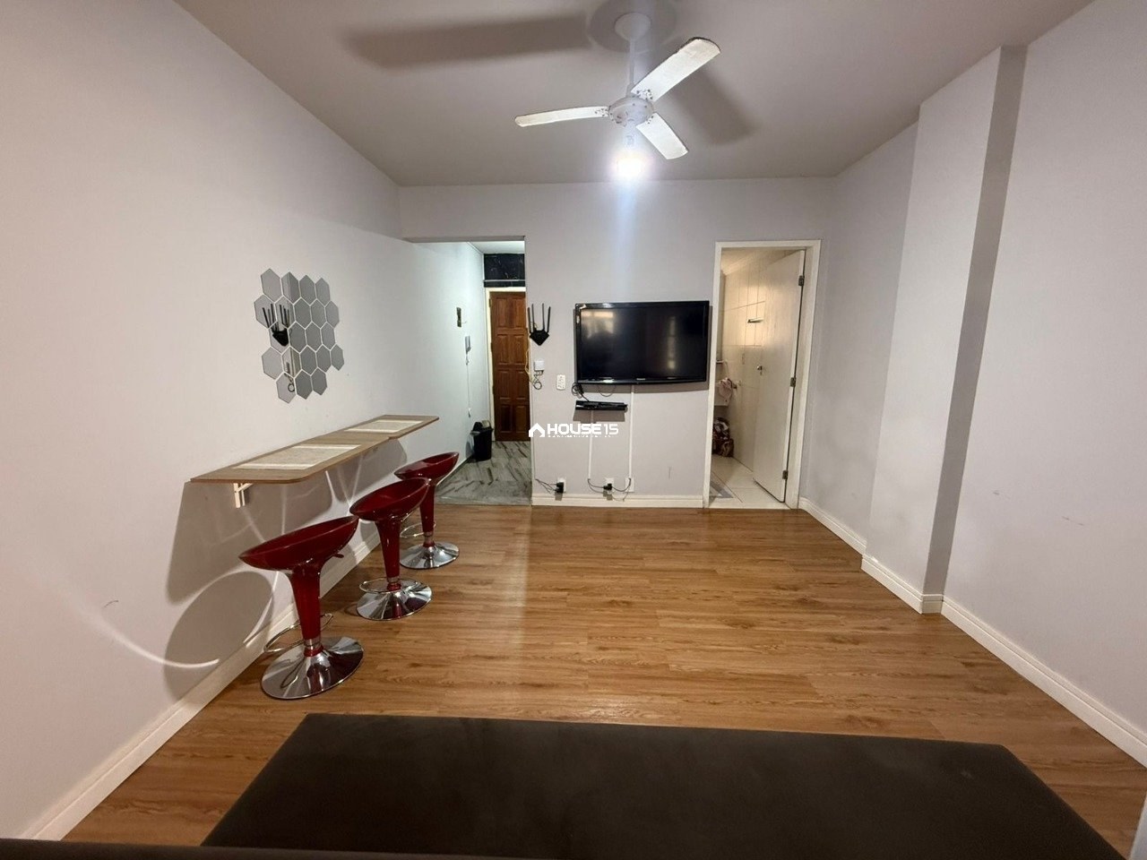 Sala Comercial de 1 Quarto à Venda no Centro - Guarapari - Espírito Santo - Brasil - 3