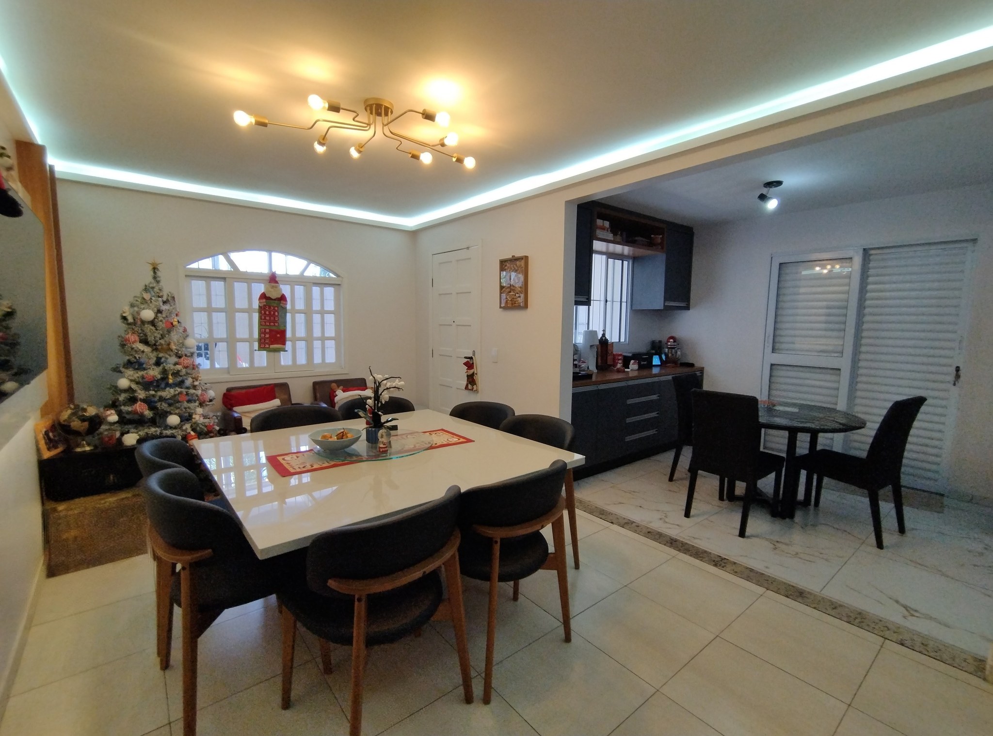 Maison Triplex de 4 Chambres à Vendre au Centre de Pinhais - PR - Brésil - 5