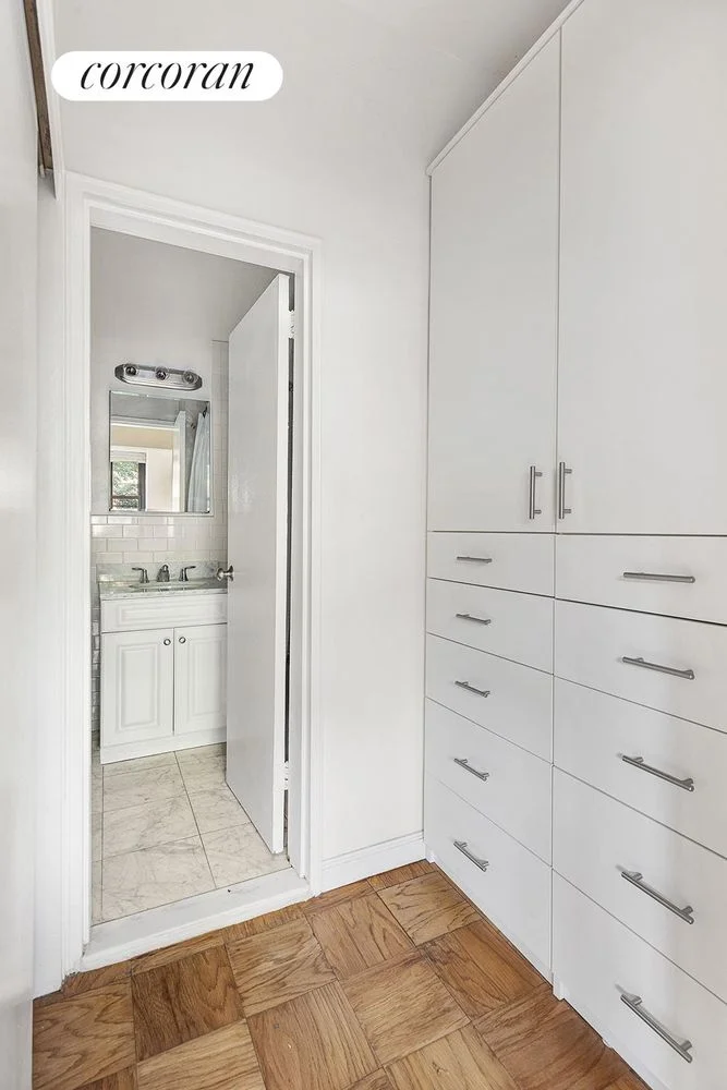Studio for Sale in Manhattan – New York, NY - 4