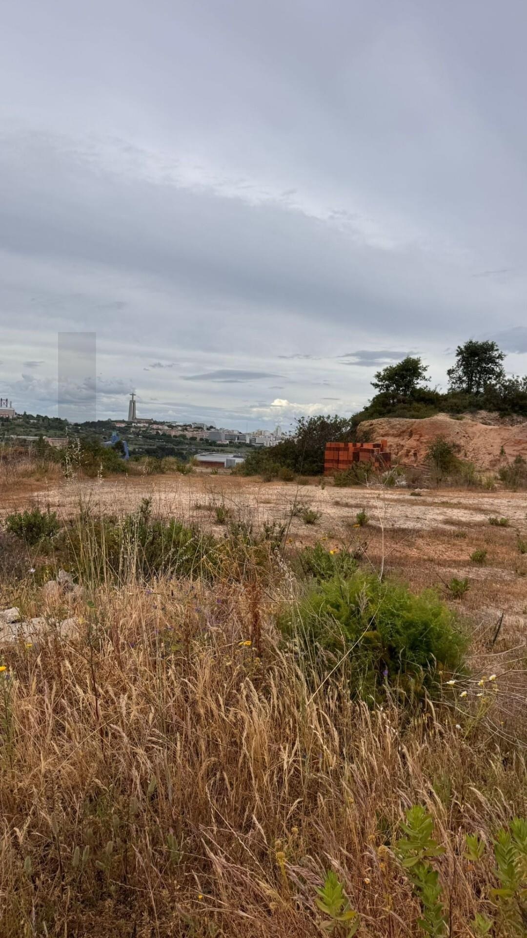 Terreno  à Venda em Almada - Setúbal - Portugal - 4