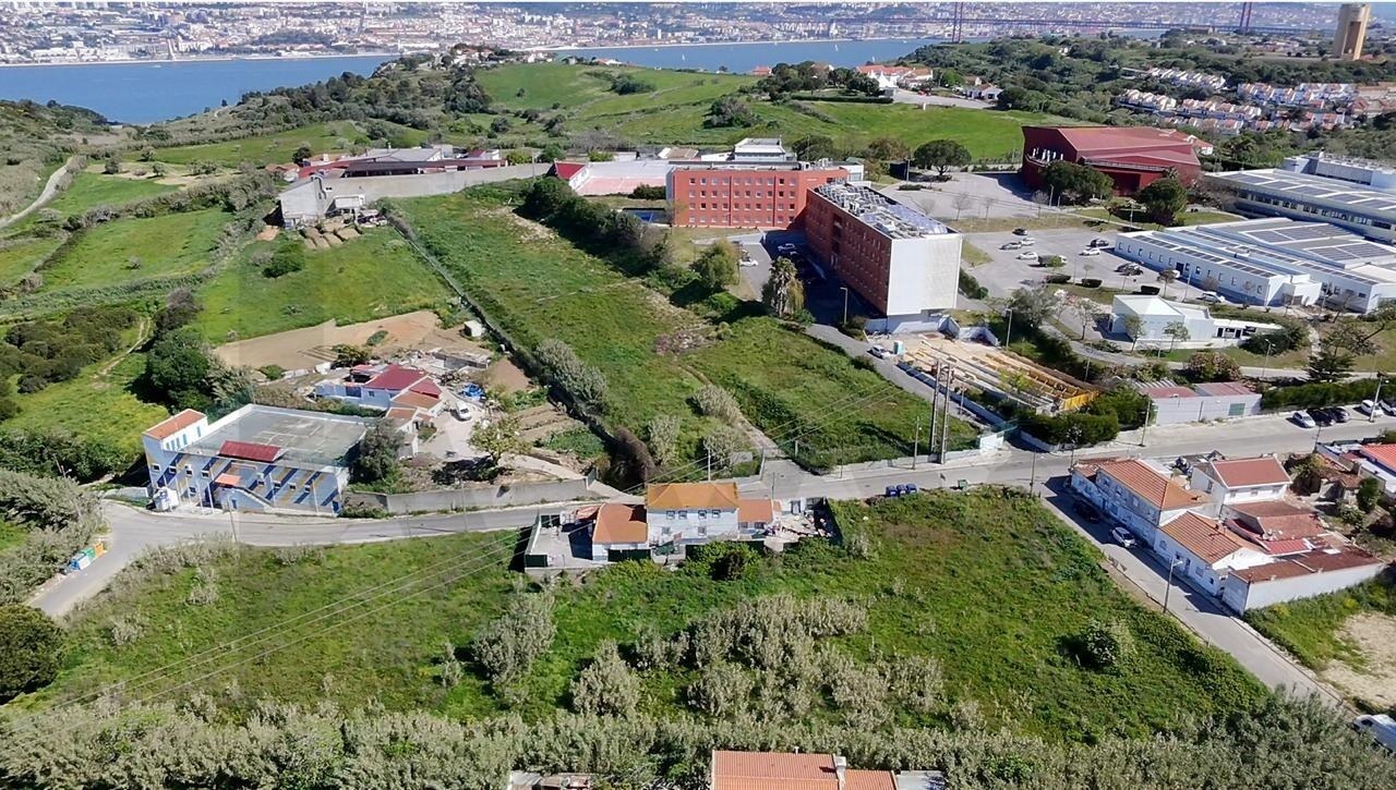 Terreno  à Venda em Almada - Setúbal - Portugal - 1