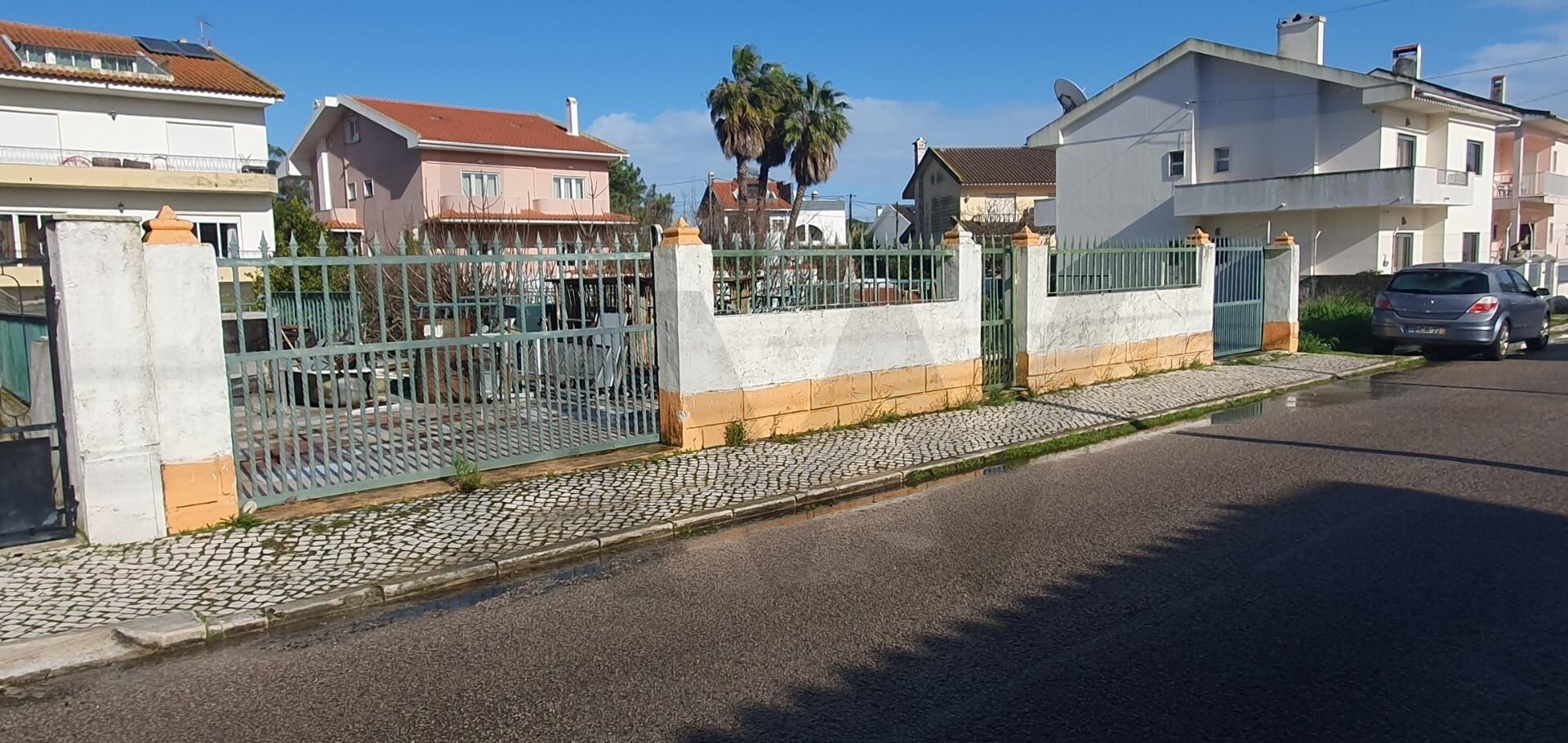 Terreno  à Venda em Almada - Setúbal - Portugal - 4