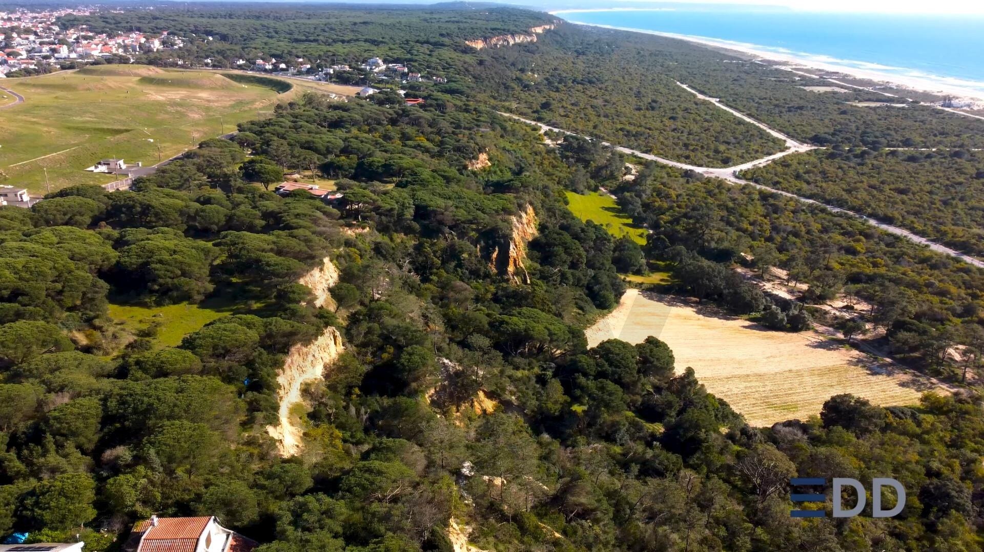Terreno  à Venda em Almada - Setúbal - Portugal - 4