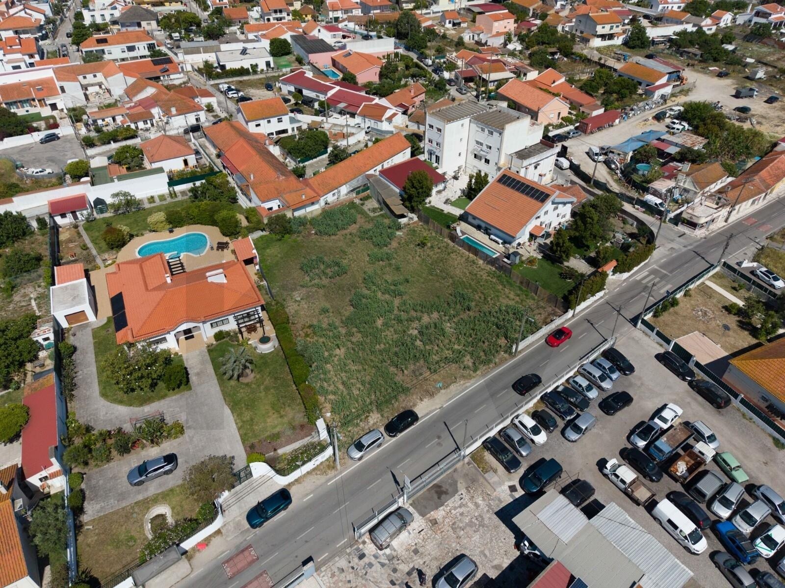 Terreno  à Venda em Almada - Setúbal - Portugal - 1