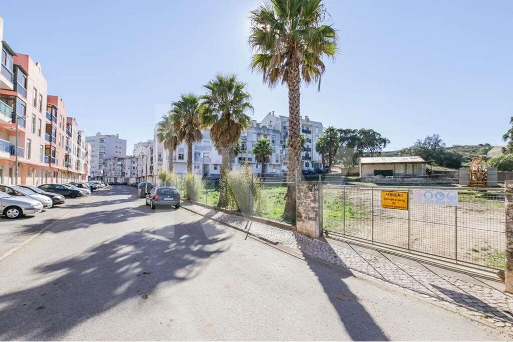 Terreno à Venda em Mem Martins - Lisboa - Portugal - 3