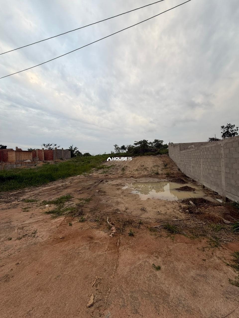 Terreno à Venda em Setiba - Guarapari - Espírito Santo - Brasil - 2
