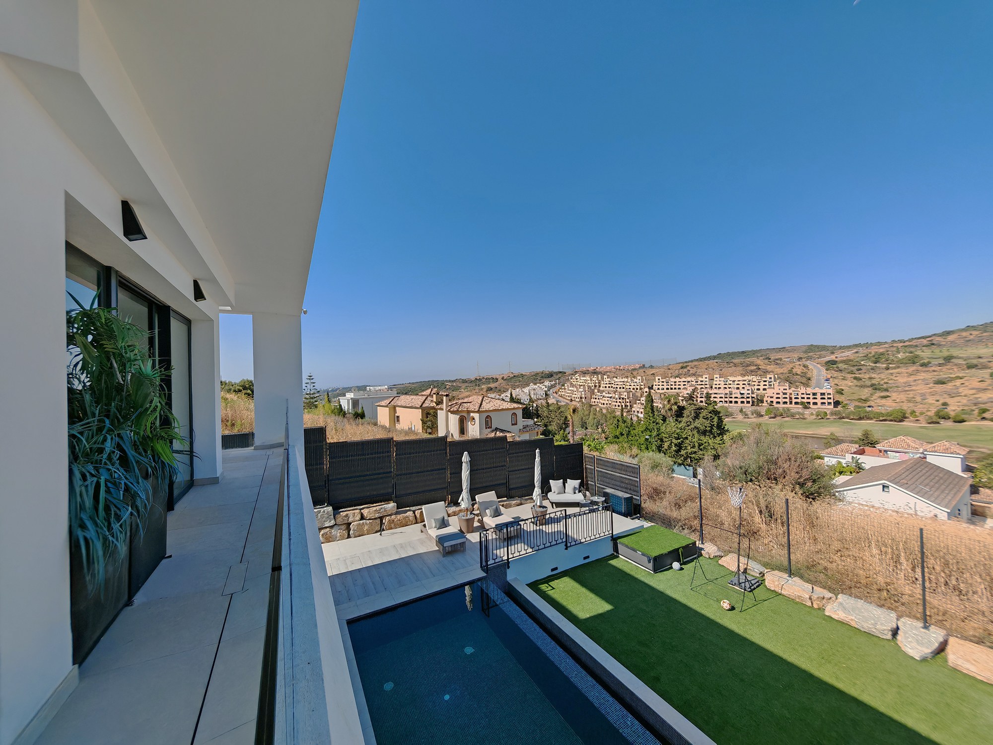 Villa com 5 Quartos à Venda em Estepona - Costa del Sol - 2