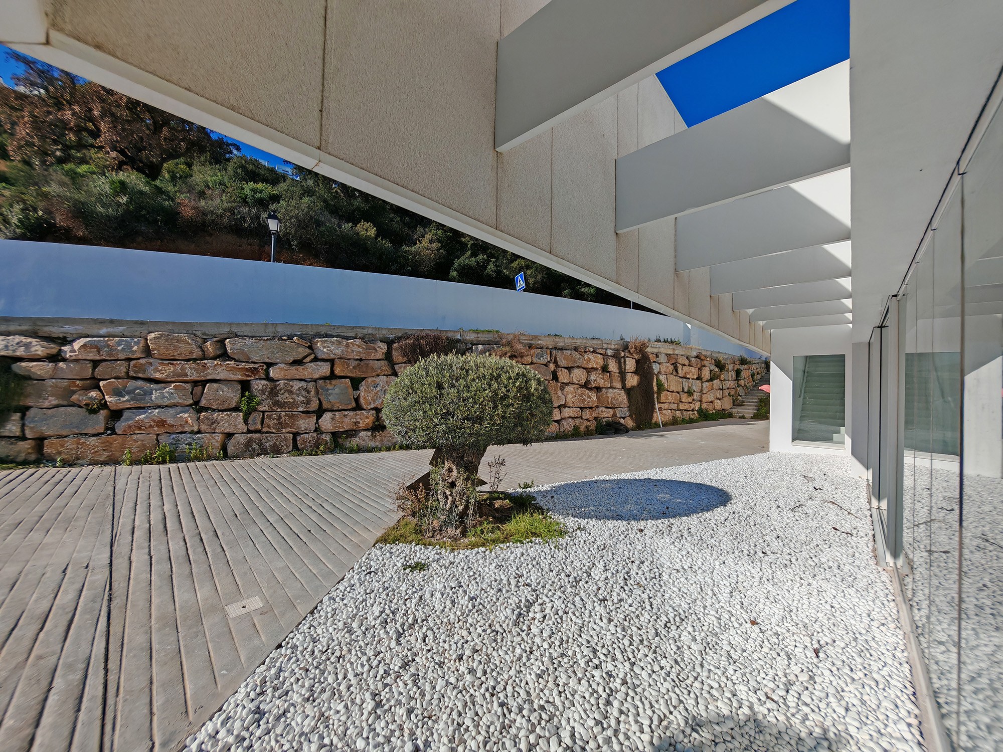 Villa Contemporânea com 6 Quartos à Venda em La Mairena, Marbella - 1