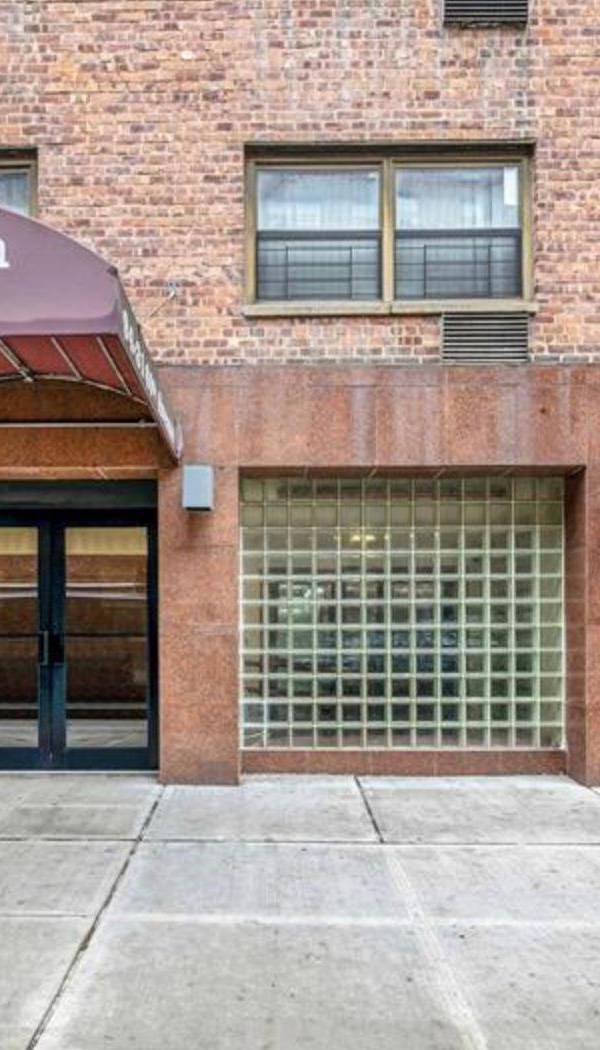 Studio Apartment for Sale in Elmhurst - New York - USA