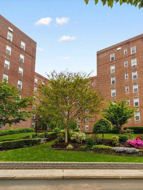Apartamento de 1 Dormitorio en Venta en Bronx - Nueva York - EE. UU.